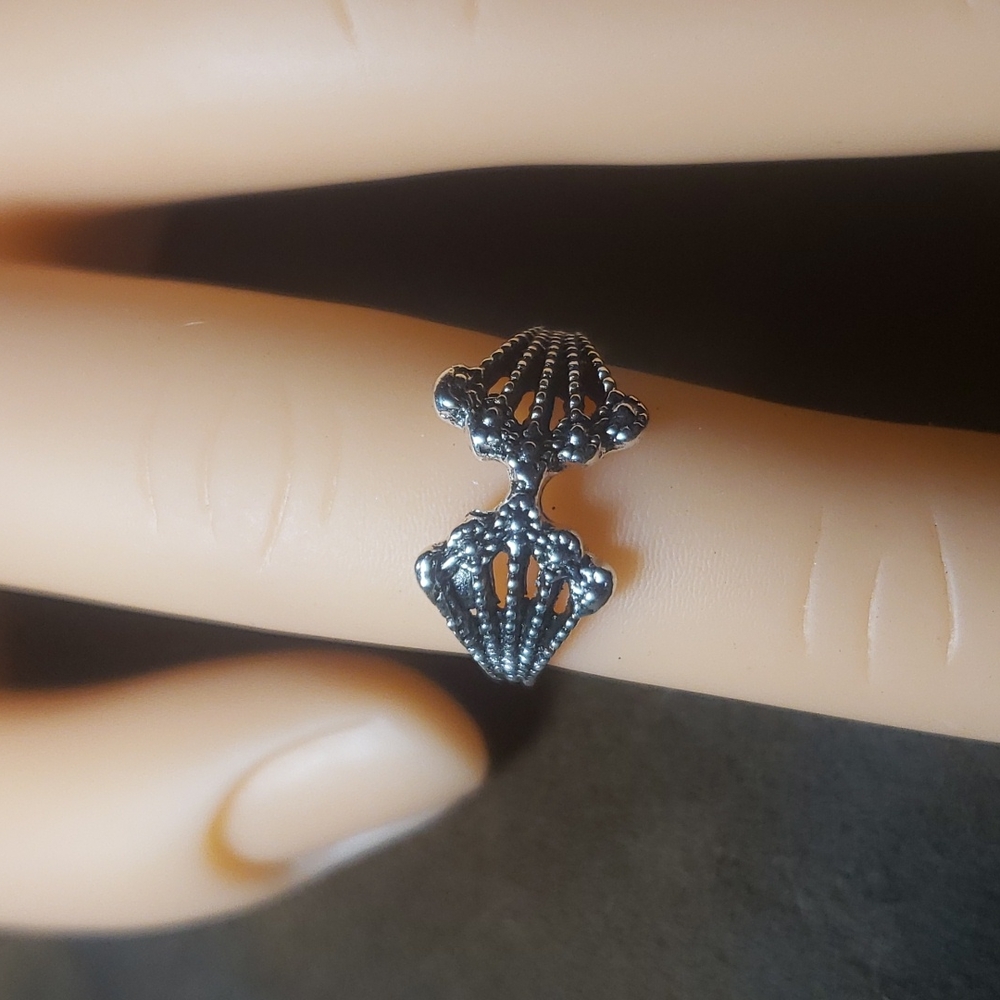 BRAND NEW RING SIZE 5